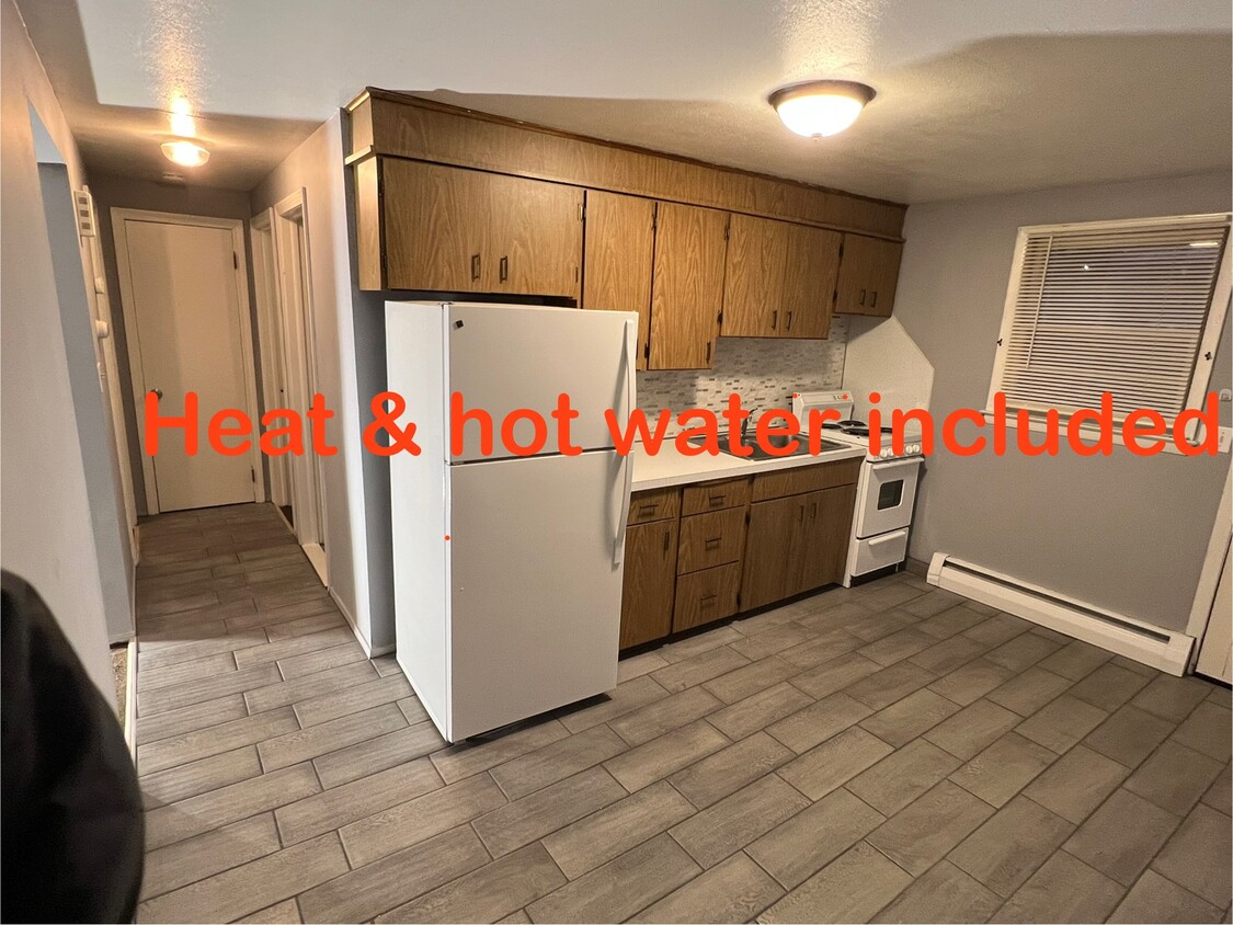 Kitchen - 83 Oakdale Ave (Waterbury, CT)