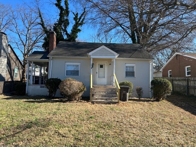 Building Photo - 3 Bedroom/1 bath home