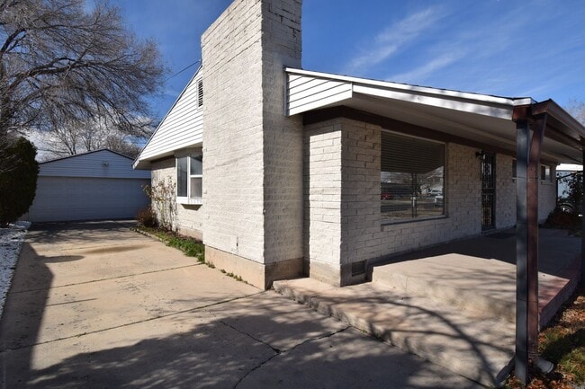 Photo - Updated and Charming 3 Bed Home with Fiber Internet & New Appliances!!!