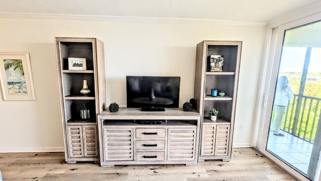 Photo - Seasonal/short term 2/2 condo rental with full water view on Longboat Key.