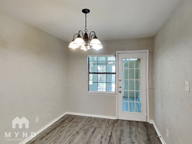 Photo - 325 Hemlock Dr