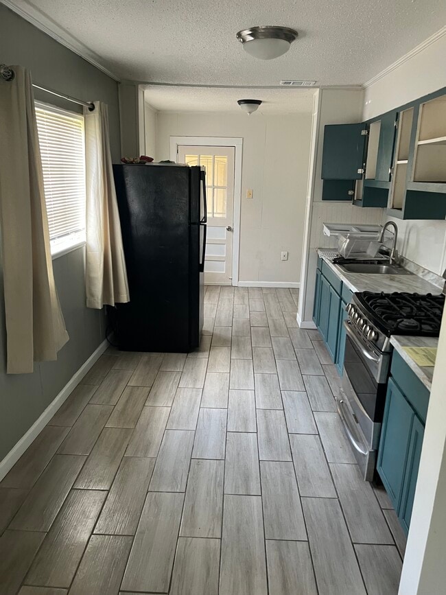 Photo - 1365 Creel St
