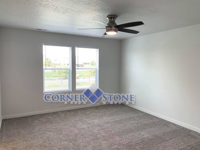 Photo - Like New Pet Friendly Home!