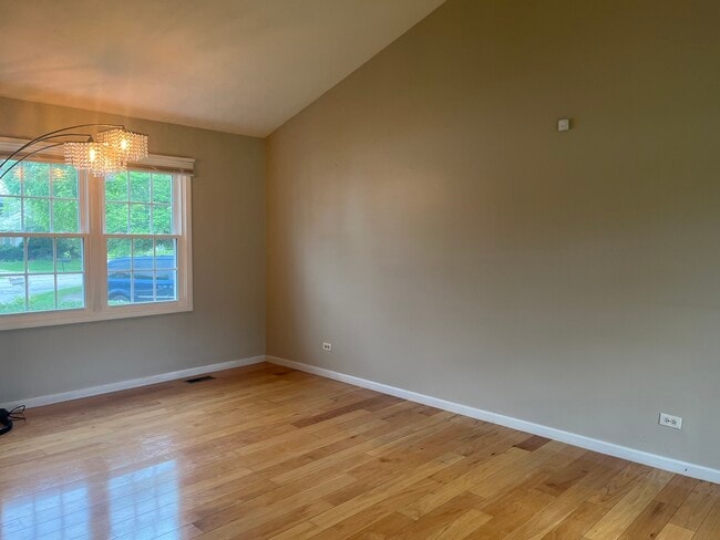 Photo - 1208 Duke Ct