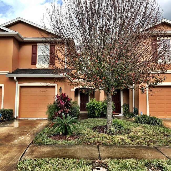 Great 2 bedroom/ 2.5 bathroom townhome wit... - Great 2 bedroom/ 2.5 bathroom townhome wit...