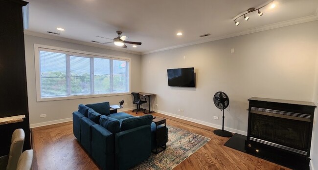 Photo - 2128 W Van Buren St Unit 2