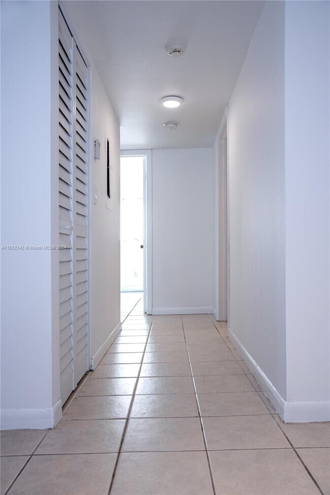 771 NE 199th St Condo Condo for Rent in North Miami Beach, FL