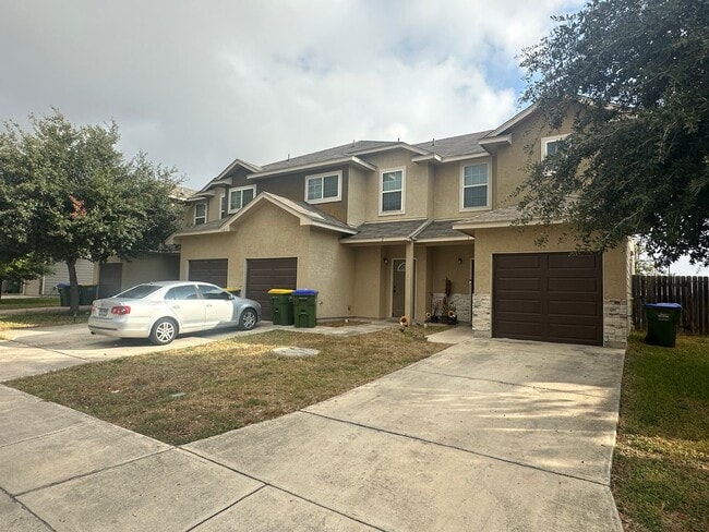 Building Photo - Town home for rent