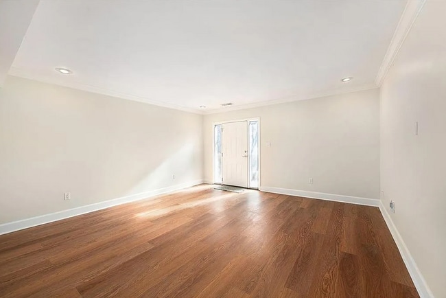 Photo - 524 W 10th St Unit 524