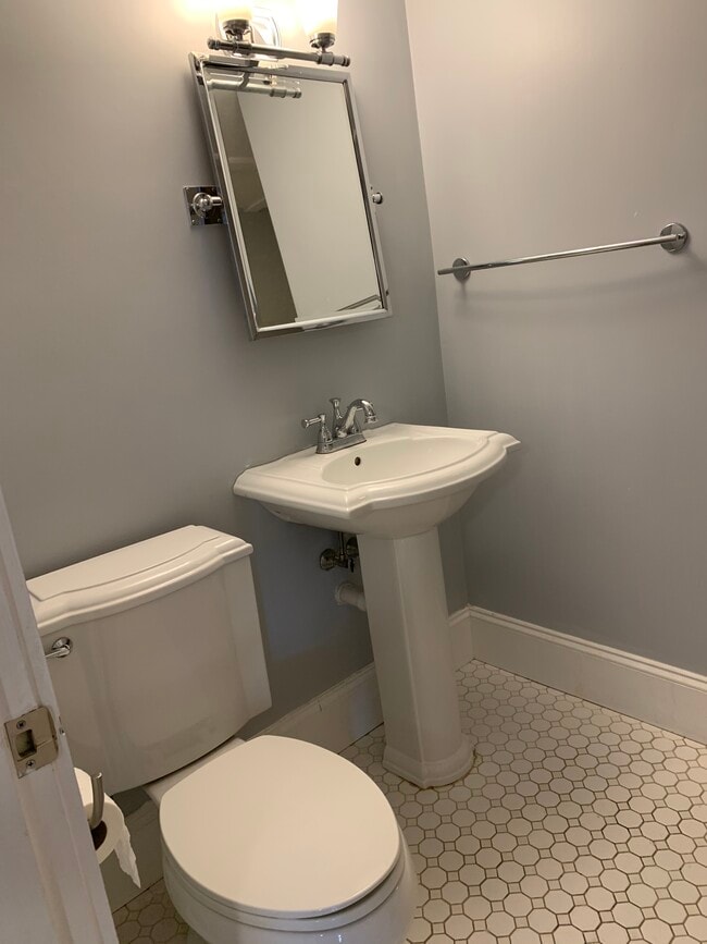 30 Mount Vernon St Unit 2