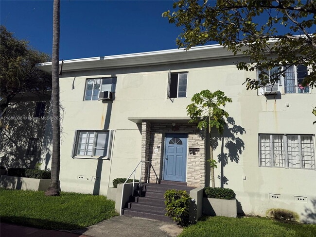 Photo - 8340 Crespi Blvd Unidad 18