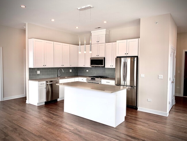 Photo - HIGHPOINT Highwood Station 246