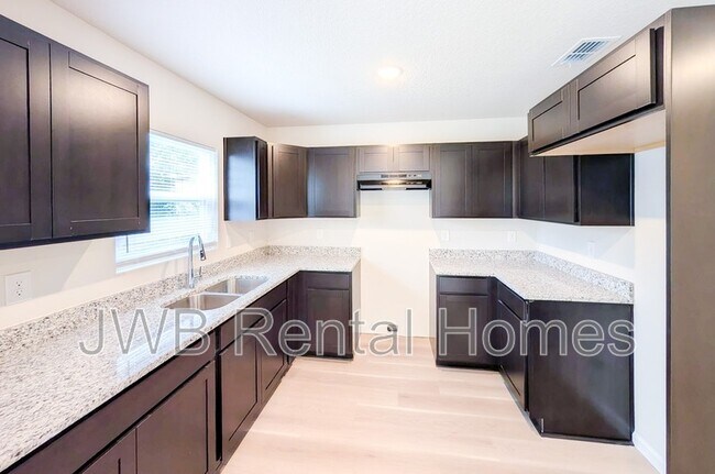 6052 Redpoll Ave