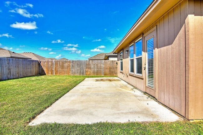 Photo - 3021 Cantabria St
