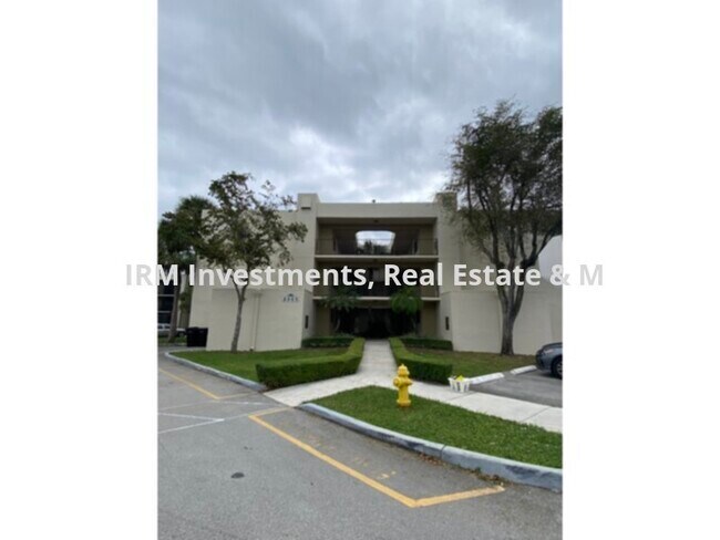 Building Photo - NICE 1BR/1.5BA CONDO CENTRALLY LOCATED IN ...