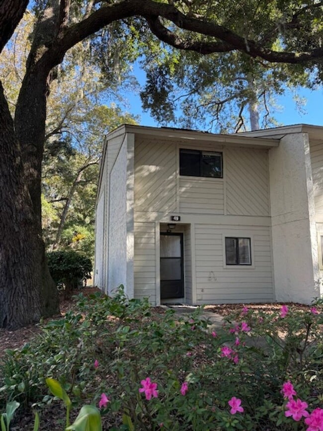 Building Photo - Upgraded - Woodlake Villa 49