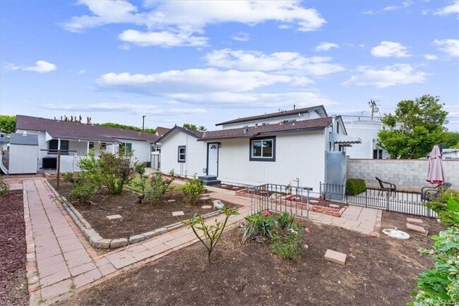 Building Photo - Dorland 2