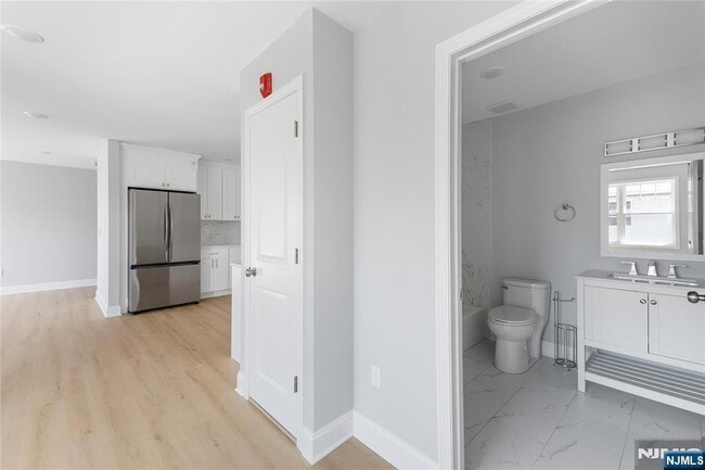 Photo - 110 Madison St Unidad 5