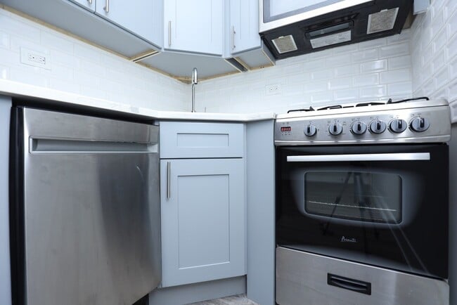 Photo - 545 W Belmont Unit F7