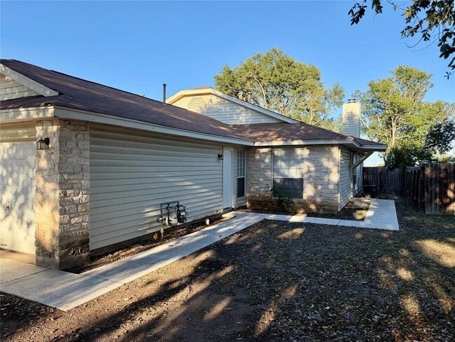 Building Photo - 1510 S Medina St