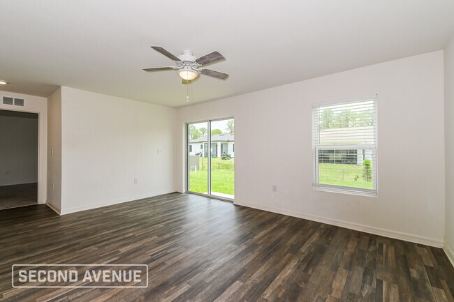 Photo - 1219 Chrysler St