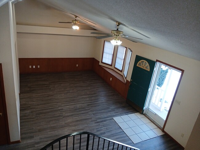 Photo - MOVE IN READY!!! 3 Bedroom, 2 Bath, 2 car Garage House For Rent