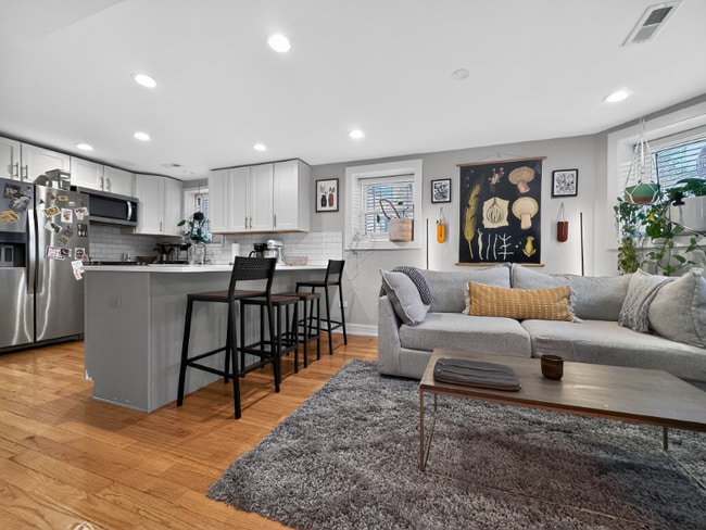 Photo - 3534 W Wrightwood Ave Unidad G