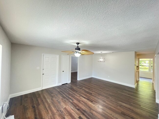 Photo - 7800 Fernbrook Way