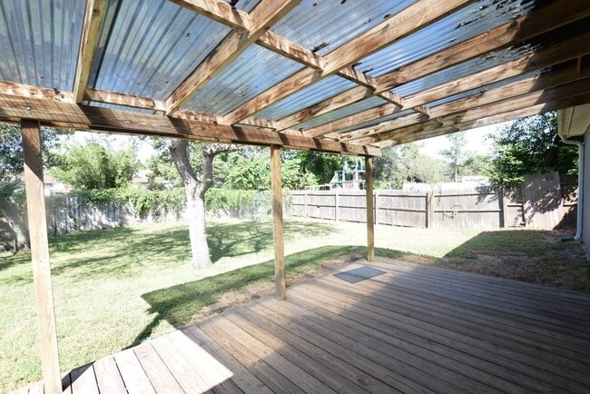 Photo - 870 Farrington Dr
