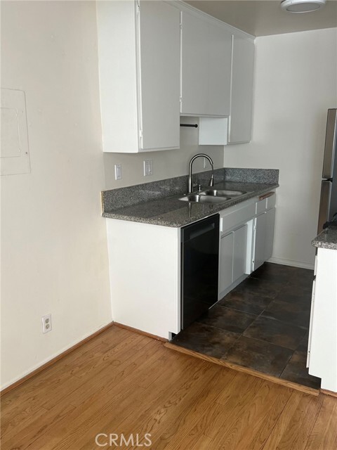 4381 Ventura Canyon Ave Unidad 9