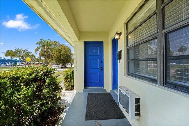 Photo - 380 SE 12th Ave Unit 2