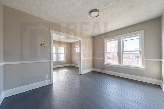 Photo - 987 Evangeline Rd Unit Upper