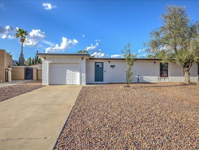 Photo - 8551 E Lee Pl