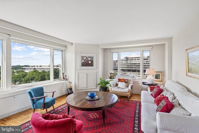 2475 Virginia Ave NW Unit 822