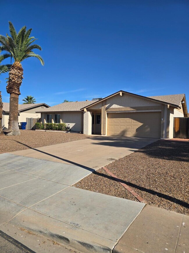 Photo - 1615 W Summit Pl