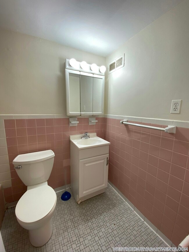 Photo - 1799 Centre St Unidad 6