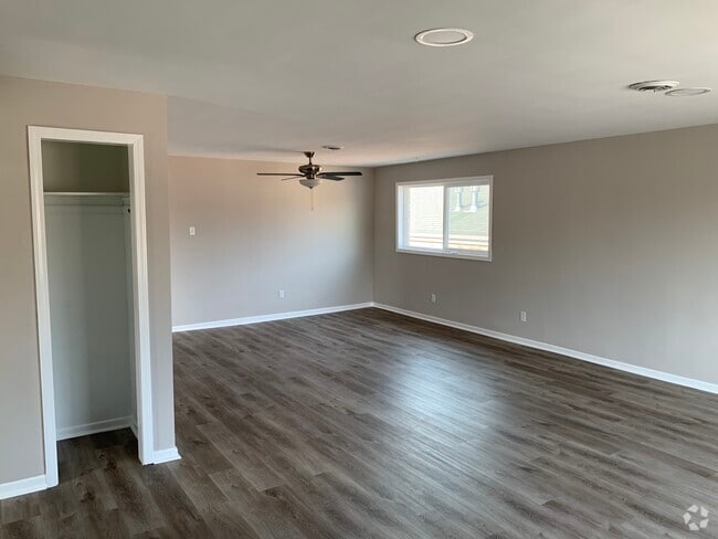 Building Photo - 3337 W 95th St Unit 2 Rental