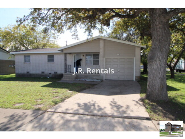 Building Photo - 2704 Live Oak Dr Rental