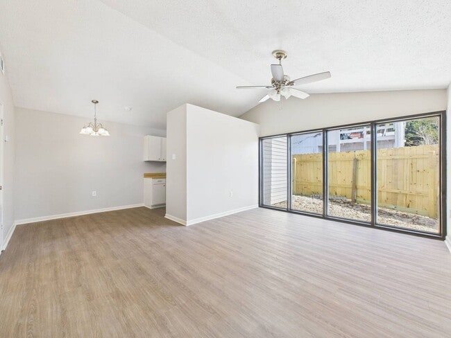 Photo - 203 Cougar Ridge Unit 3