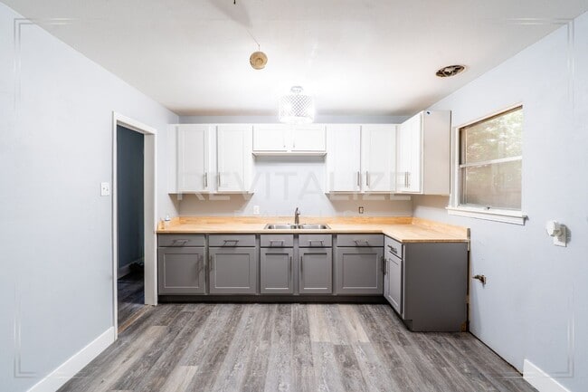 Photo - Updated 3 Bed / 1 Bath Ranch-Style Home