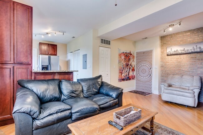 Photo - Great 2 Bedroom Unit in a Beautiful building