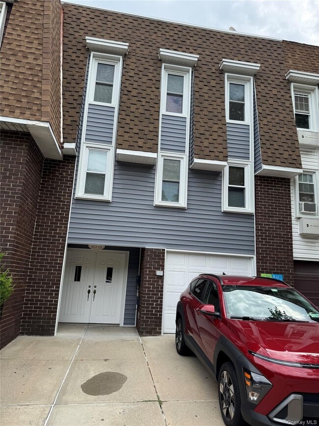 Building Photo - 23-45-45 Corporal Kennedy St Rental