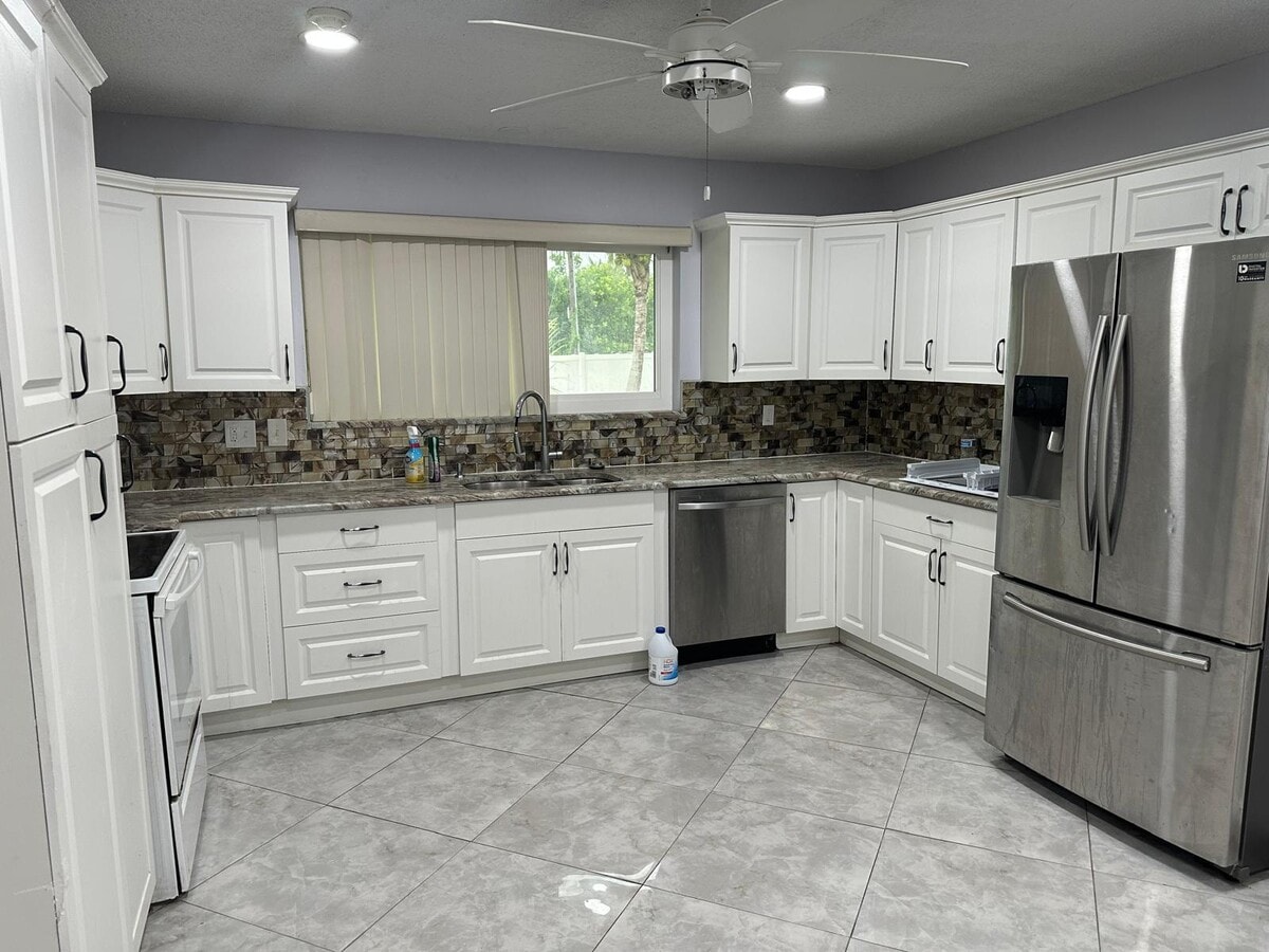 Photo - 1616 Crandon Ave