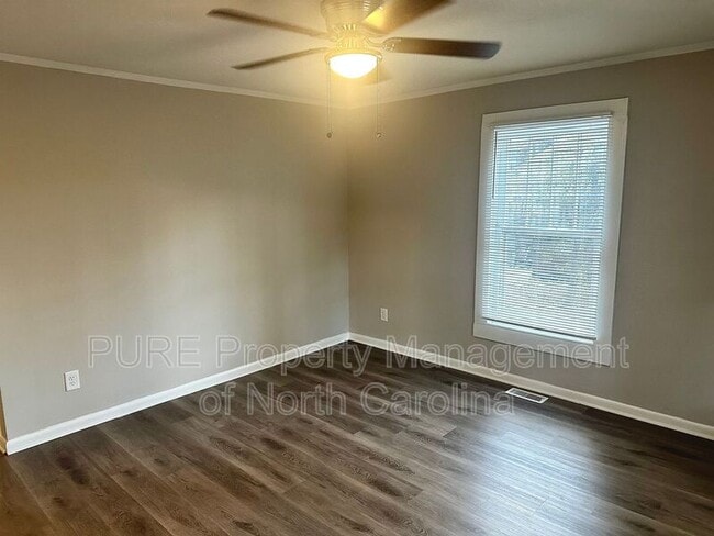 Photo - 411 W 10th St