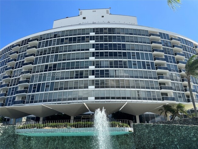 Building Photo - 900 Bay Dr E Unit 413