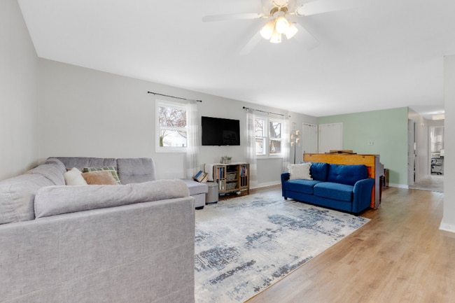 Photo - 14 Holden Rd