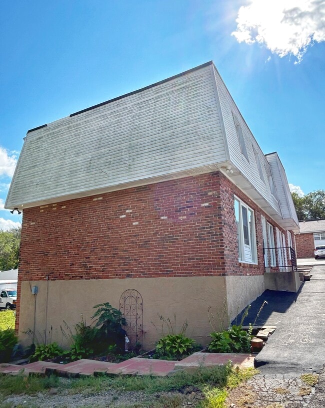 Gravois Point Apartments