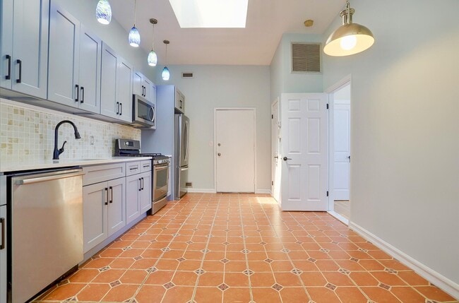 Photo - 118 Leonard St Unit 4