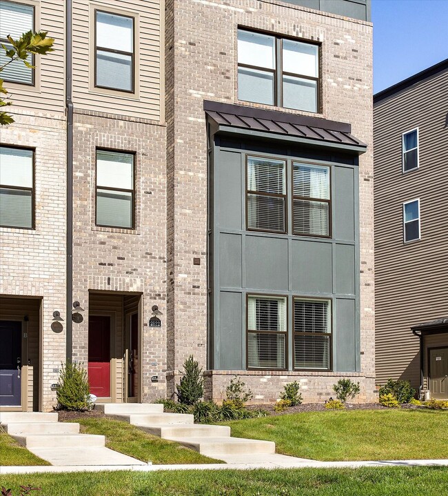 Swanky Townhome in West Broad Landing - Swanky Townhome  in West Broad Landing