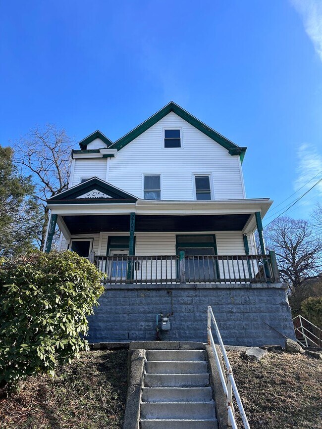 Building Photo - 3BR Single-Family Home + Office | Garage | Fresh Updates| Perrysville Avenue